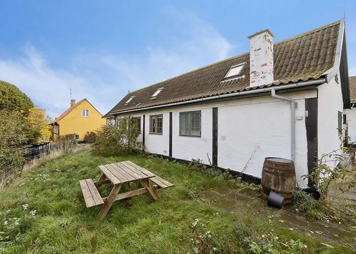 Charming In Arsdale *
